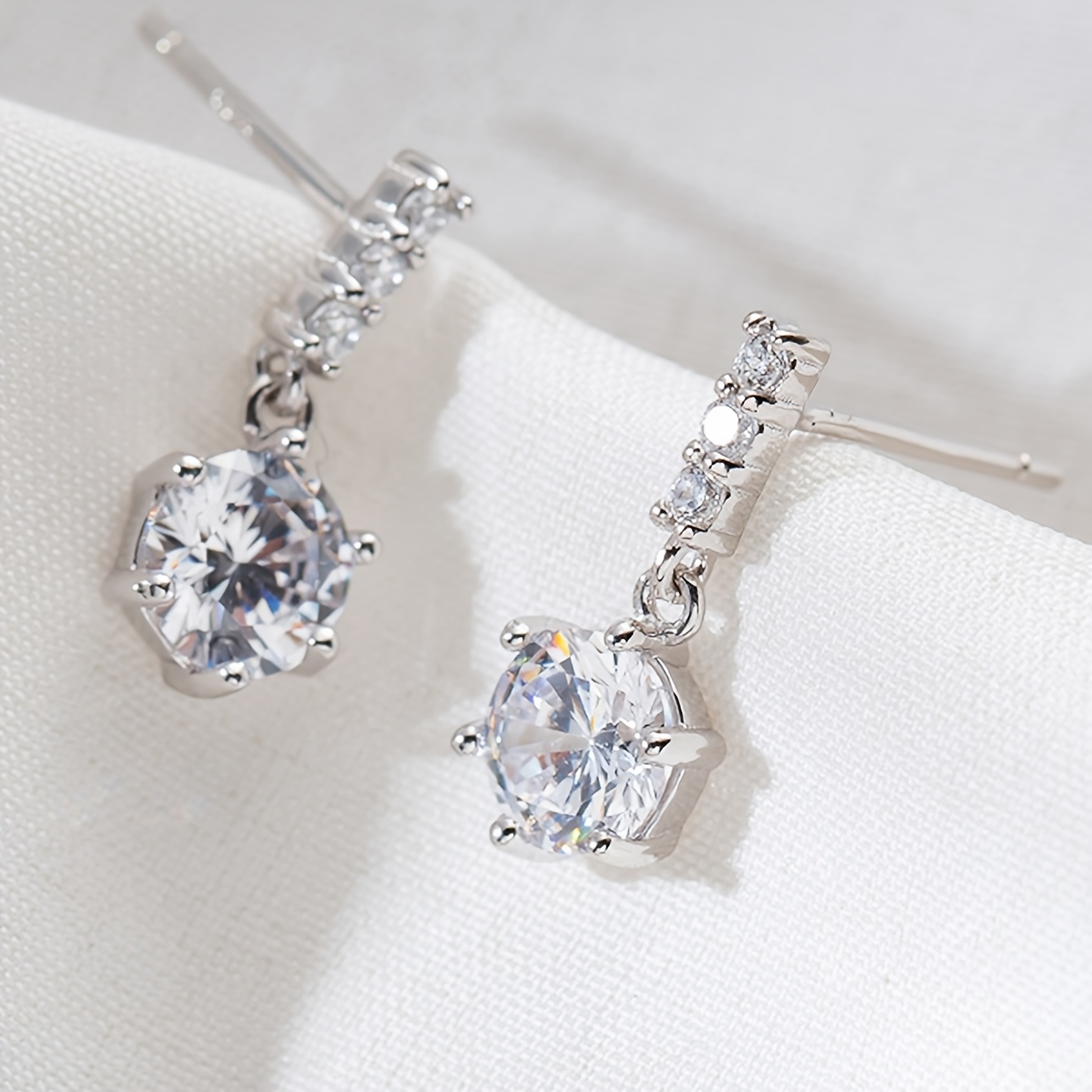 Women's Classic Round Pave Synthetic Zirconia Stud Earrings